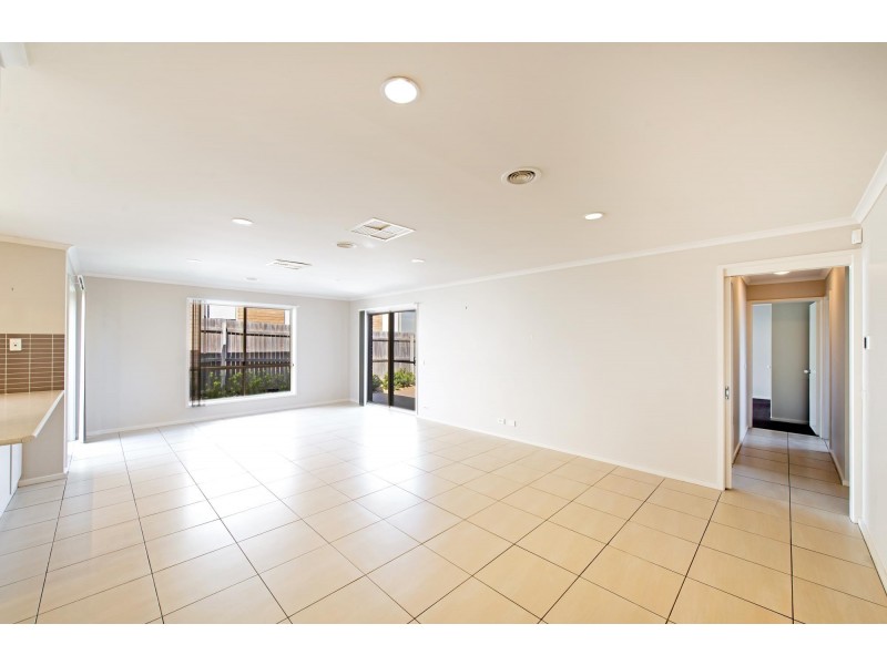 32 Beveridge Crescent, Forde ACT 2914