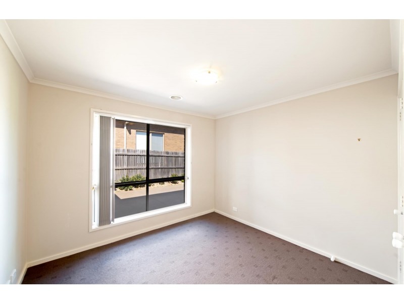 32 Beveridge Crescent, Forde ACT 2914