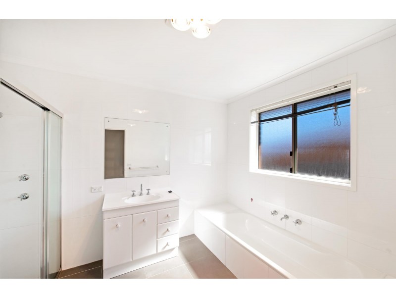 32 Beveridge Crescent, Forde ACT 2914