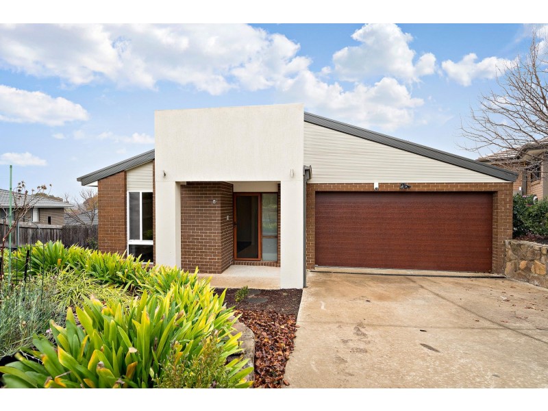 6 Winchester Street, Casey ACT 2913