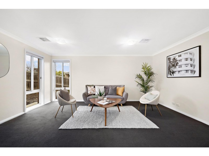 6 Winchester Street, Casey ACT 2913