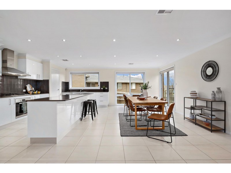 6 Winchester Street, Casey ACT 2913