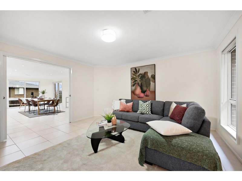 6 Winchester Street, Casey ACT 2913