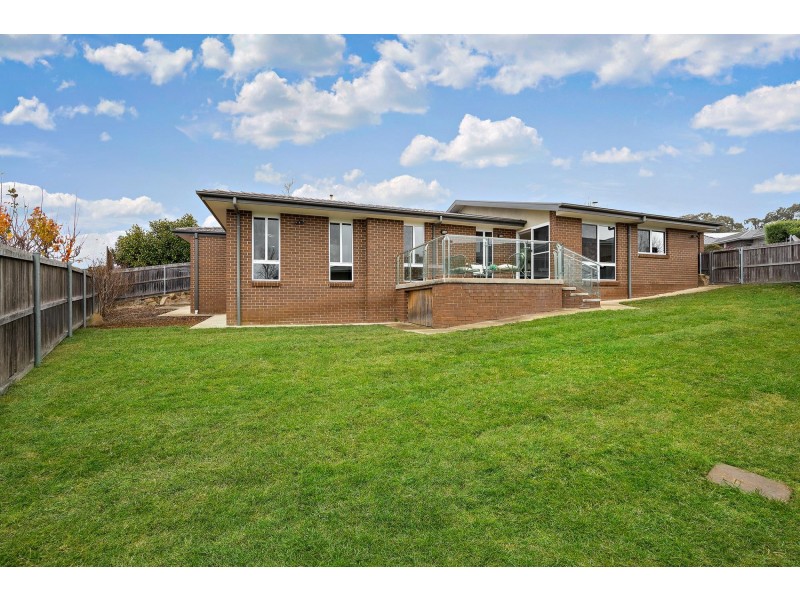 6 Winchester Street, Casey ACT 2913