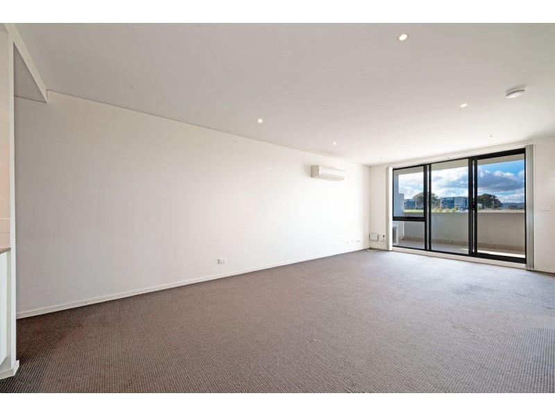 1 bed + study/75/10 Hinder Street, Gungahlin ACT 2912