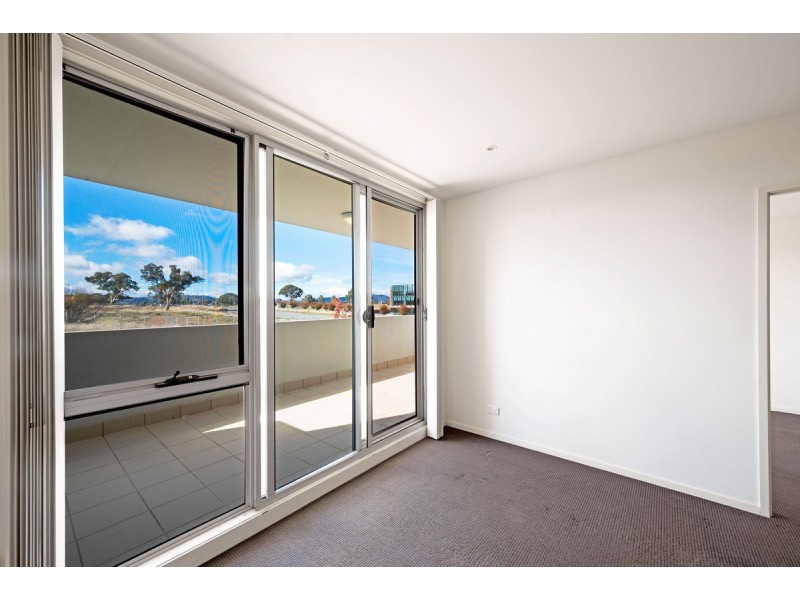 1 bed + study/75/10 Hinder Street, Gungahlin ACT 2912