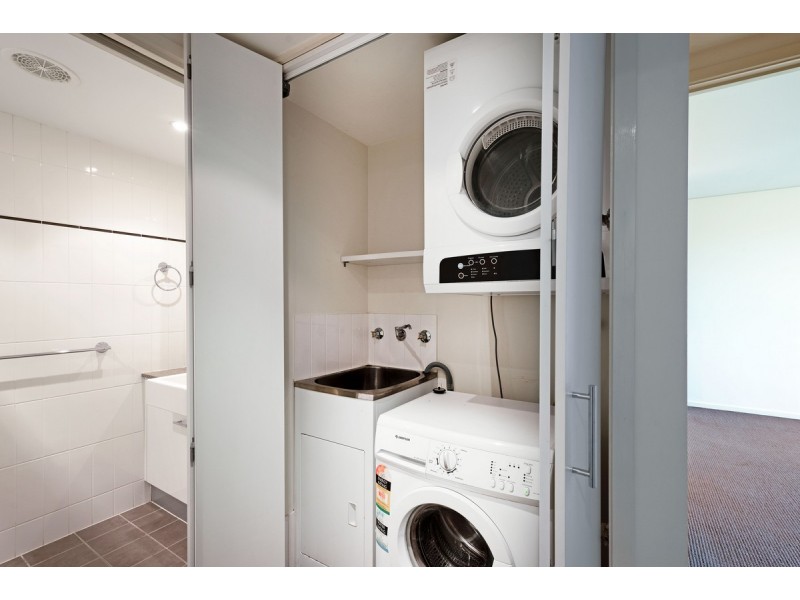 1 bed + study/75/10 Hinder Street, Gungahlin ACT 2912