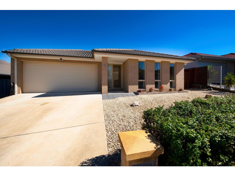 11 Dunk Street, Casey ACT 2913