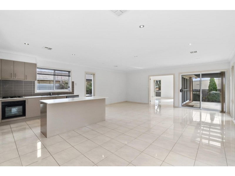 5 Santospirito Street, Forde ACT 2914