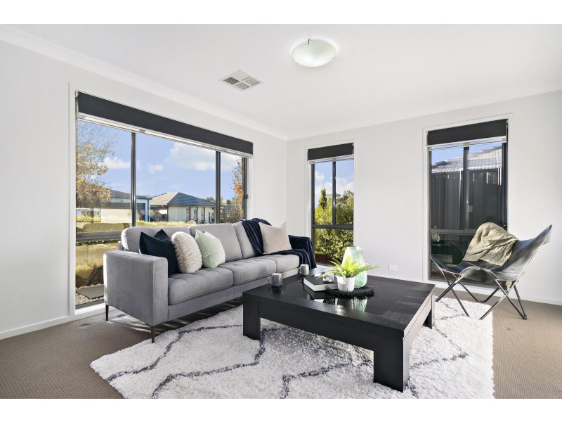 55 Anakie Court, Ngunnawal ACT 2913