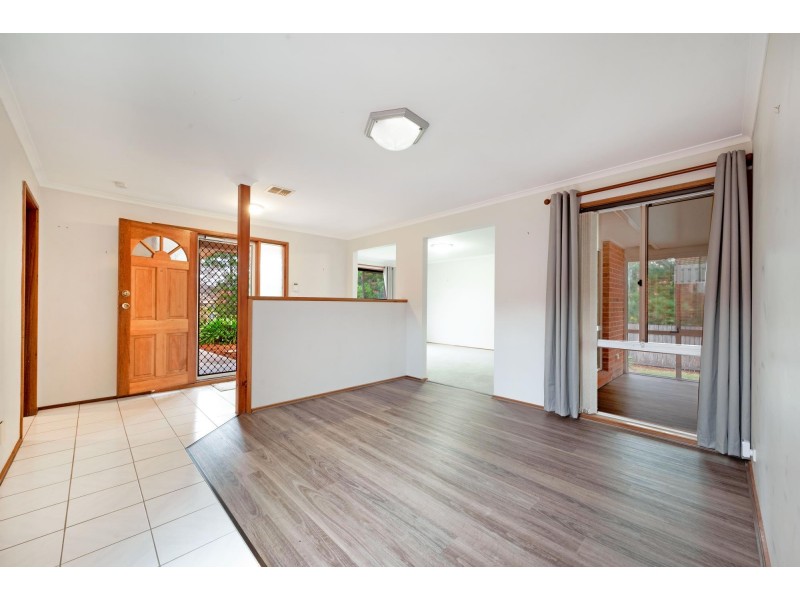 8 Bee Place, Isaacs ACT 2607