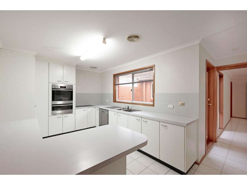 8 Bee Place, Isaacs ACT 2607