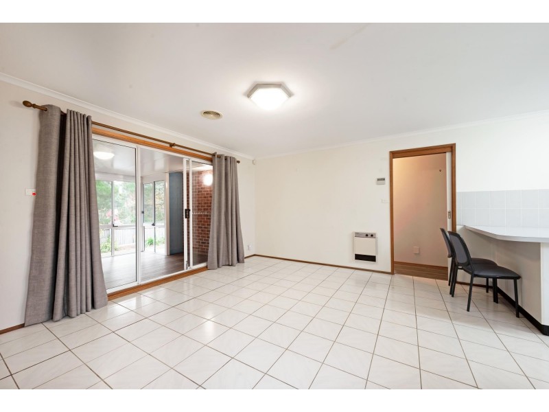 8 Bee Place, Isaacs ACT 2607
