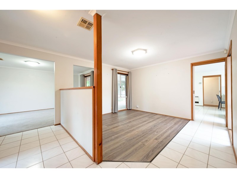 8 Bee Place, Isaacs ACT 2607