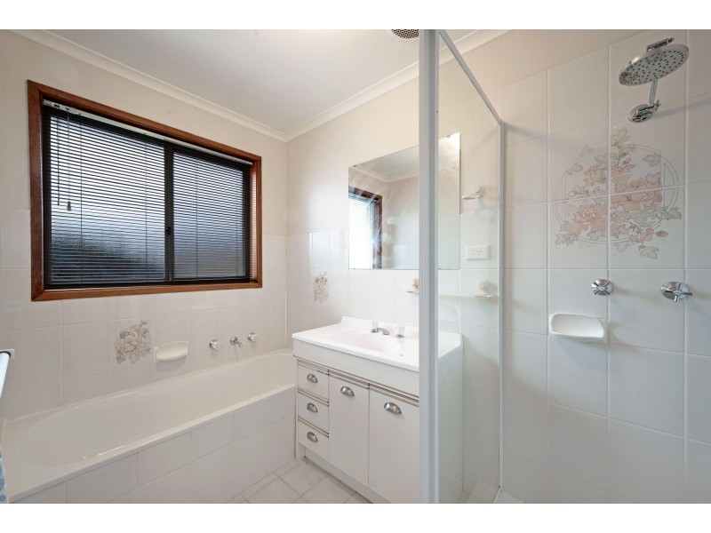 8 Bee Place, Isaacs ACT 2607