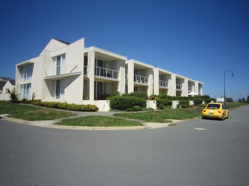 36 Phyllis Ashton Circuit, Gungahlin ACT 2912
