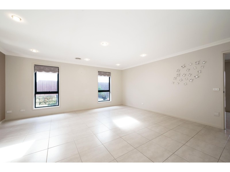 7 Dunk Street, Casey ACT 2913