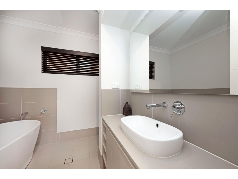 35 Hyslop Crescent, Casey ACT 2913
