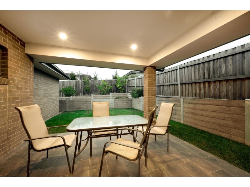 35 Hyslop Crescent, Casey ACT 2913