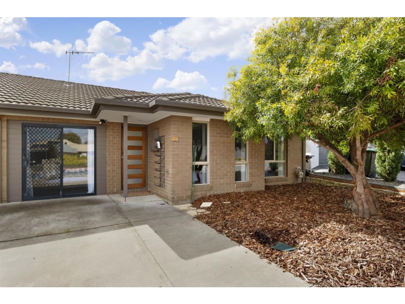 4 Hazelton Street, Macgregor ACT 2615
