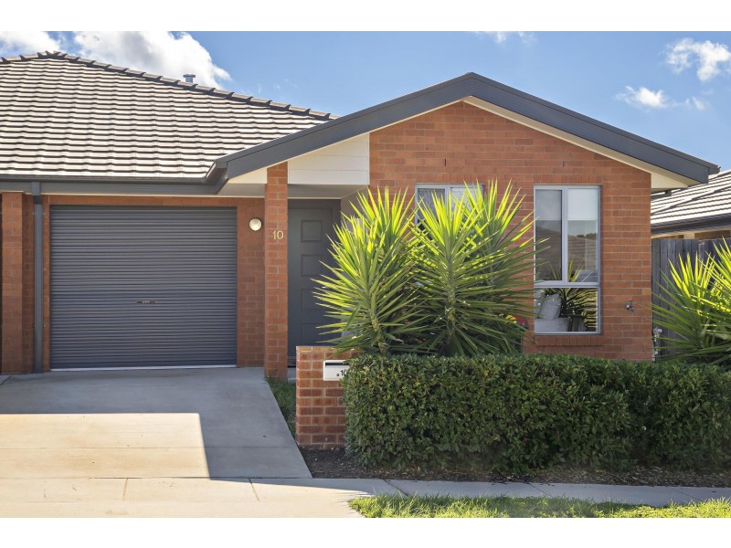 10 Gudamang Street, Ngunnawal ACT 2913