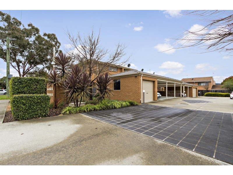 3/2 Mcintosh Street, Queanbeyan NSW 2620