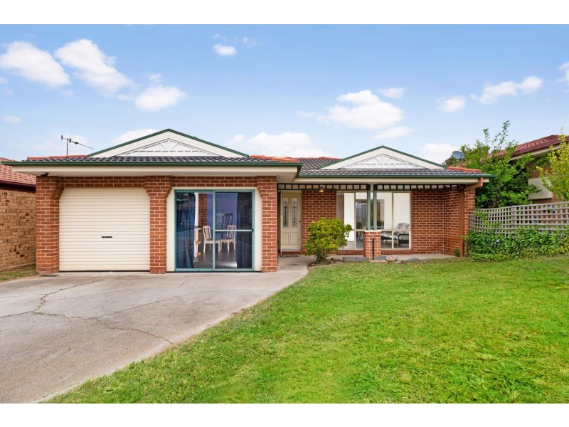 53 Bunduluk Crescent, Ngunnawal ACT 2913