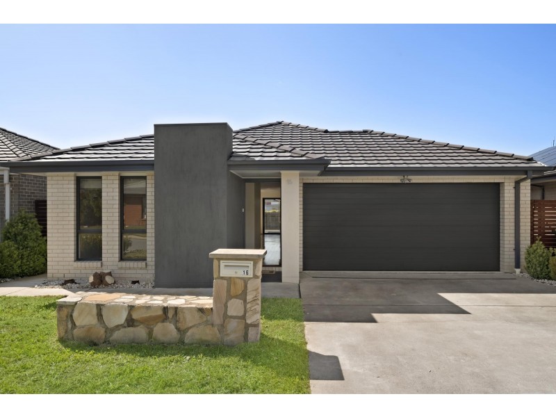 16 Jule Knight Street, Casey ACT 2913