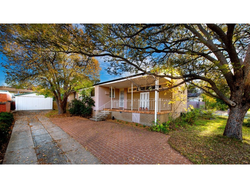 9 Bage Place, Mawson ACT 2607