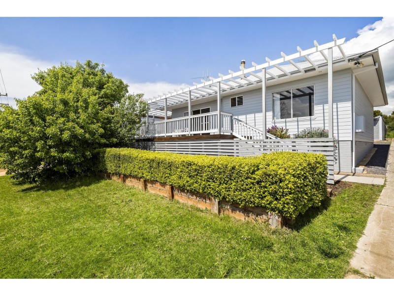 12 Rossi Street, Yass NSW 2582