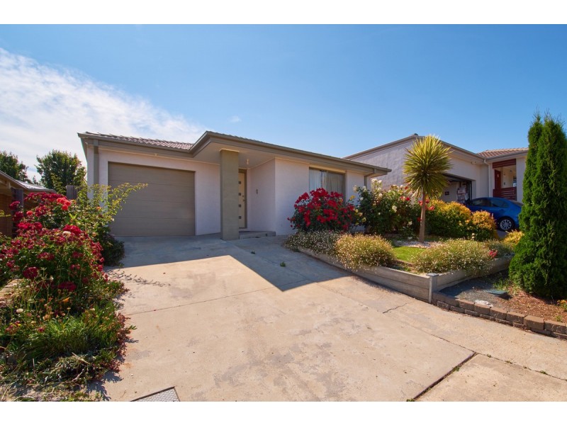 11 Gladys Lister Street, Franklin ACT 2913