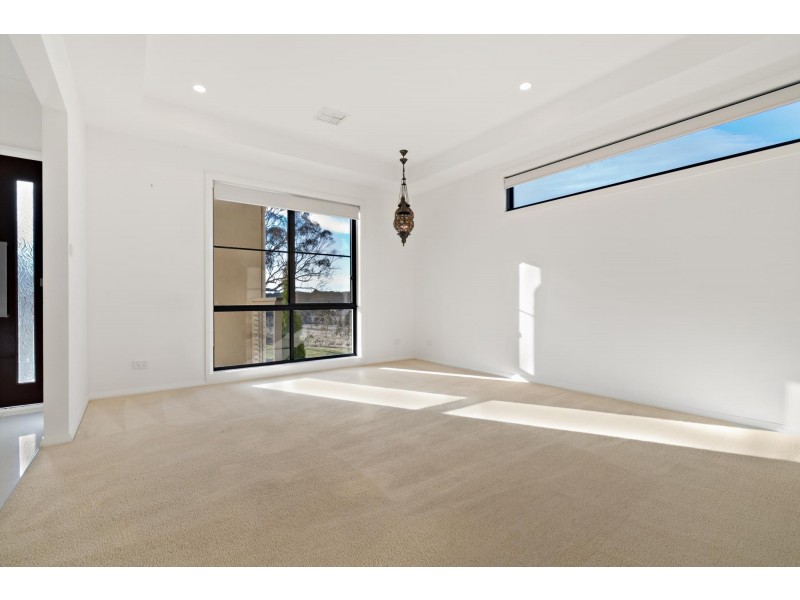 33 Lucy Beeton Crescent, Bonner ACT 2914