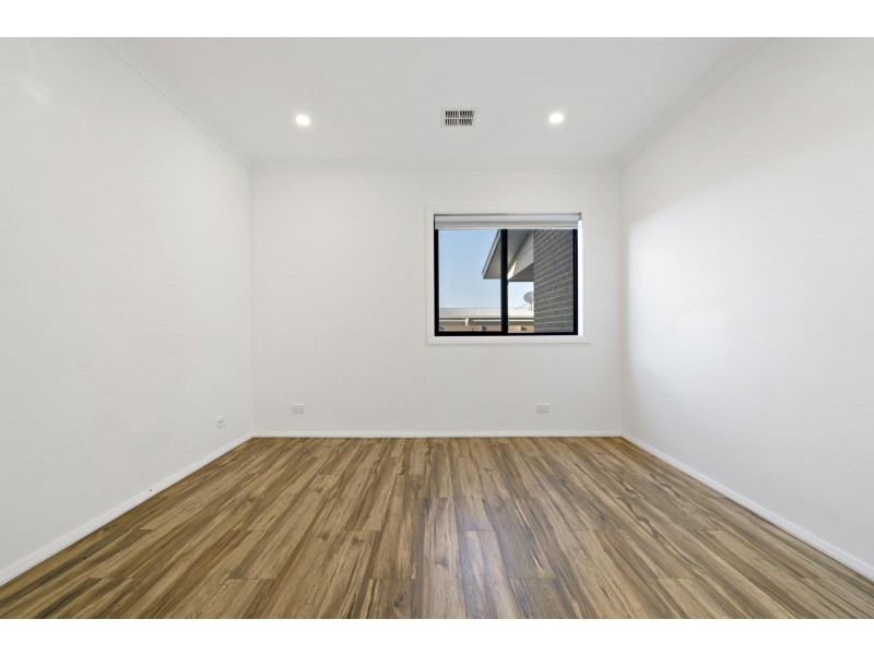 33 Lucy Beeton Crescent, Bonner ACT 2914