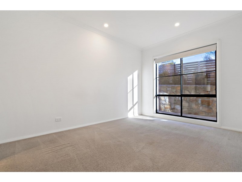 33 Lucy Beeton Crescent, Bonner ACT 2914