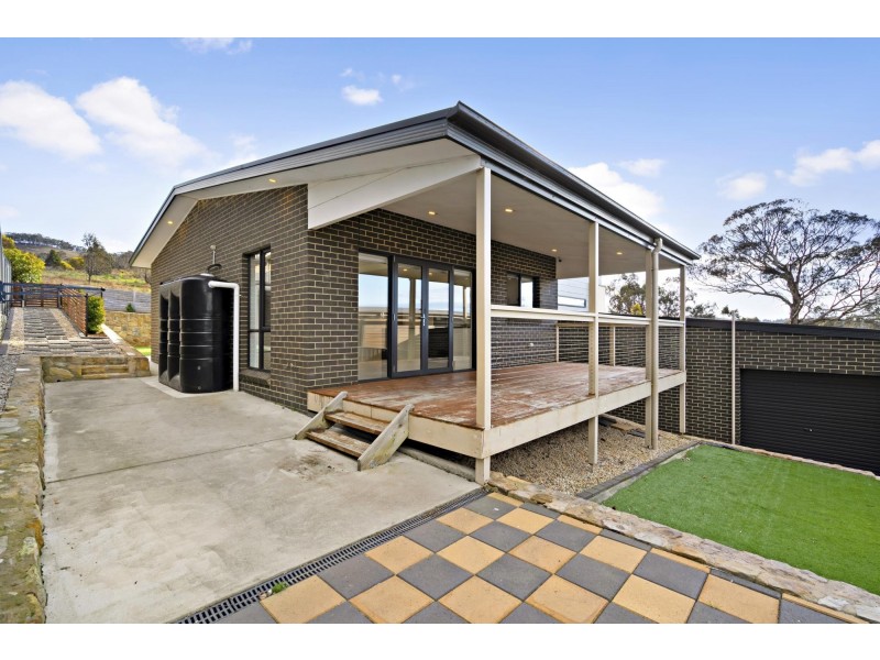 33 Lucy Beeton Crescent, Bonner ACT 2914