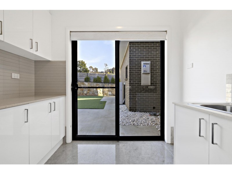 33 Lucy Beeton Crescent, Bonner ACT 2914