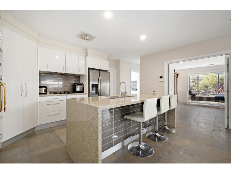 4 Denoon Street, Forde ACT 2914