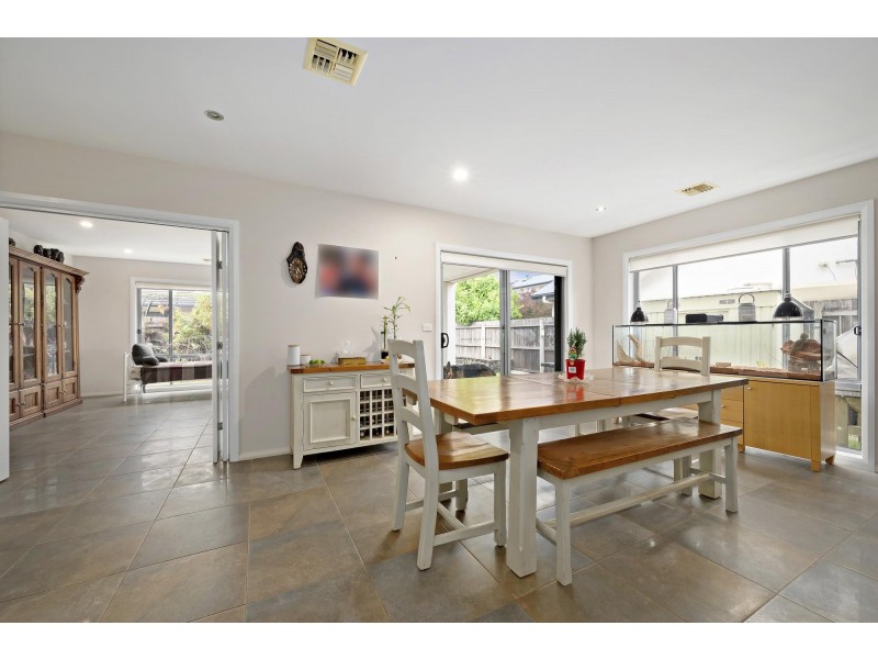 4 Denoon Street, Forde ACT 2914