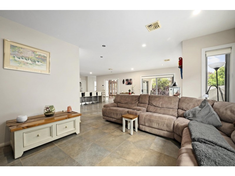 4 Denoon Street, Forde ACT 2914