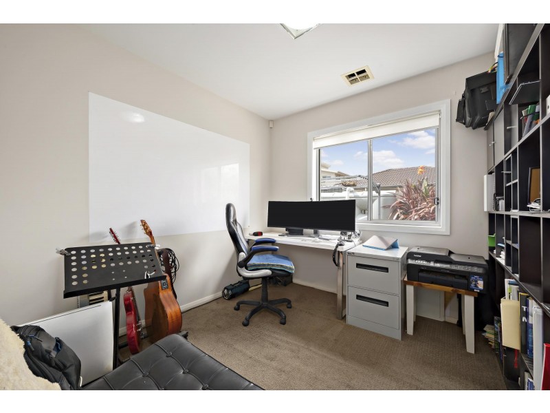 4 Denoon Street, Forde ACT 2914