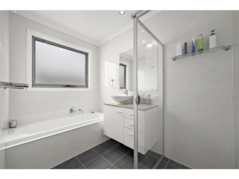 4 Denoon Street, Forde ACT 2914