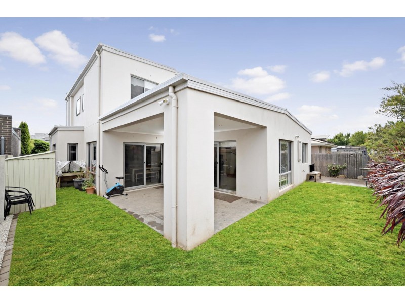 4 Denoon Street, Forde ACT 2914