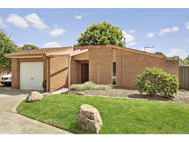 11/37 Derrington Crescent, Bonython ACT 2905