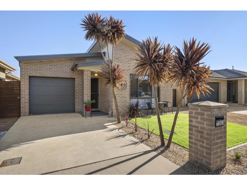 16 Dundalli Street, Bonner ACT 2914