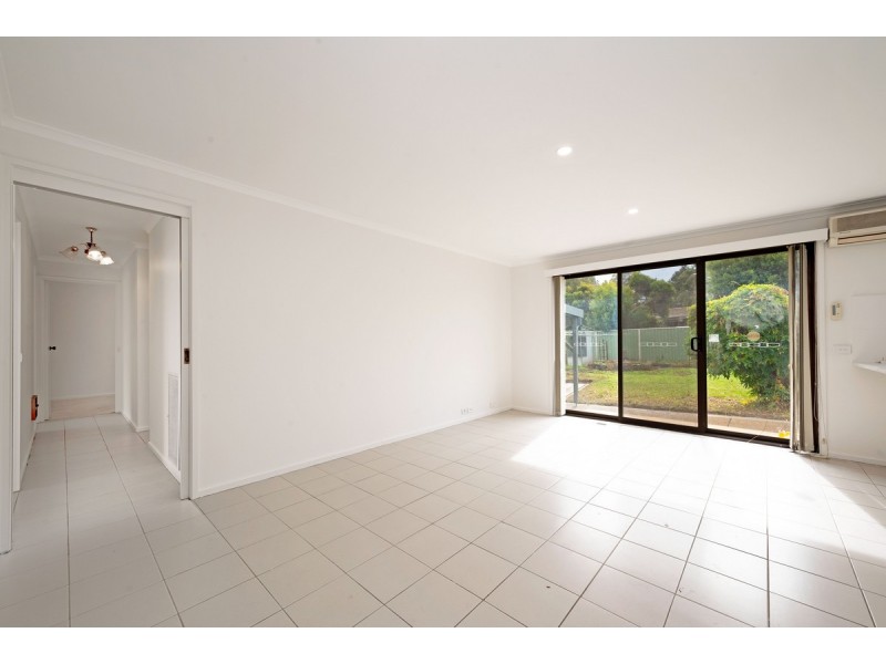 11 Pickering Street, Monash ACT 2904
