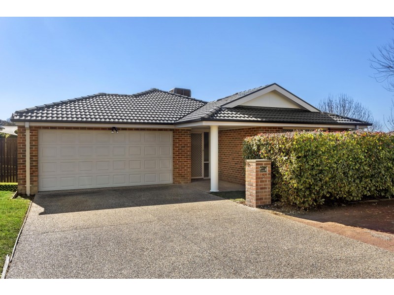 2 Adlard Place, Gungahlin ACT 2912