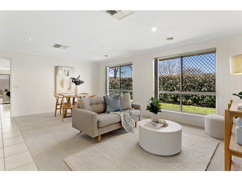 2 Adlard Place, Gungahlin ACT 2912