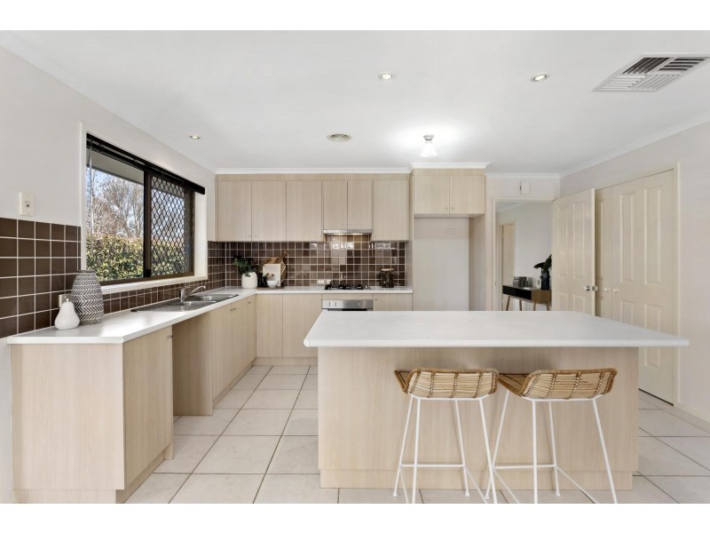 2 Adlard Place, Gungahlin ACT 2912