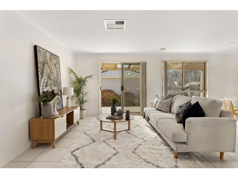 2 Adlard Place, Gungahlin ACT 2912