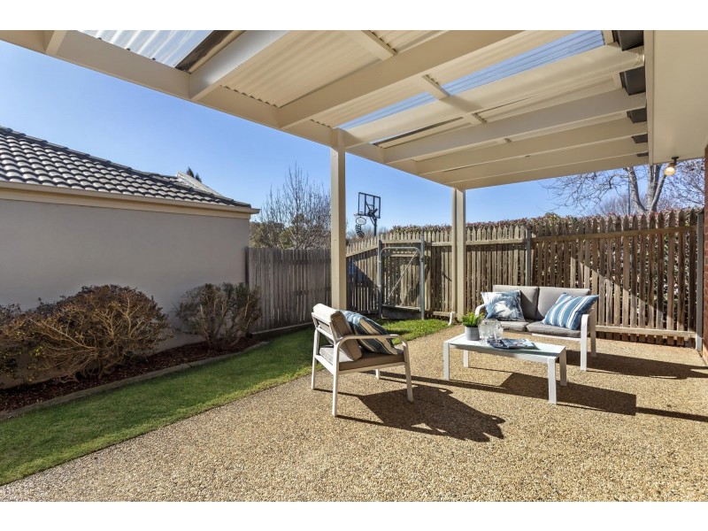 2 Adlard Place, Gungahlin ACT 2912